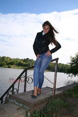 Silvia poses in tight jeans